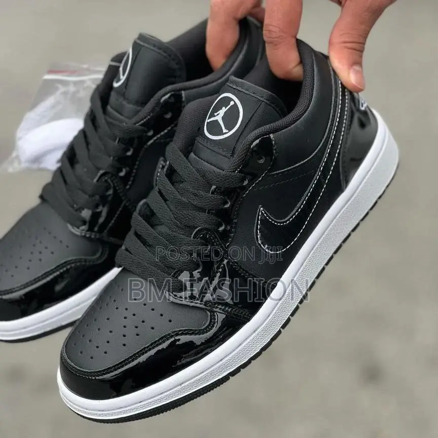 Air Jordan 1 Low Black and White Patent Leather Casual