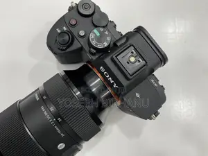 Photo - Sony Alpha 7 4(Iv) Body With Different Liens Option
