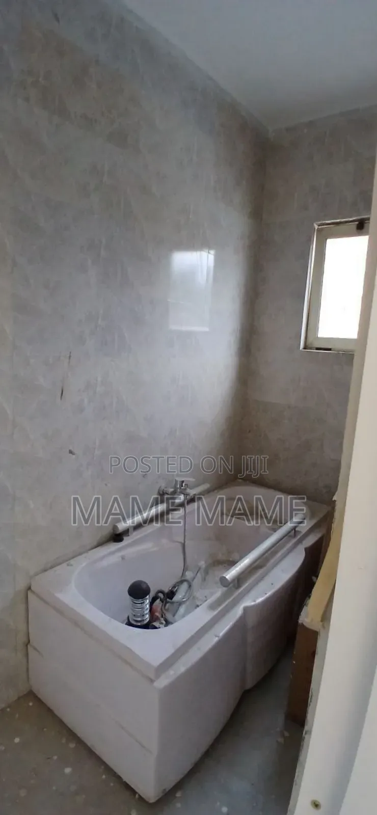5bdrm Villa in Addis Abeba, Bole for sale