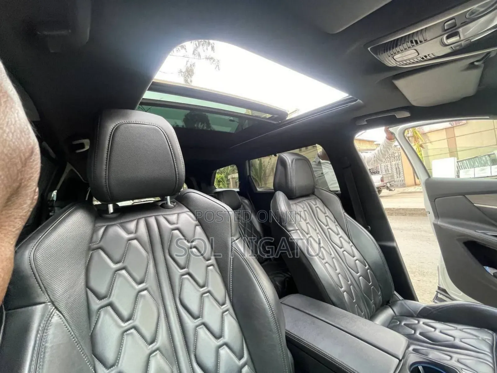 Peugeot 5008 2022 White