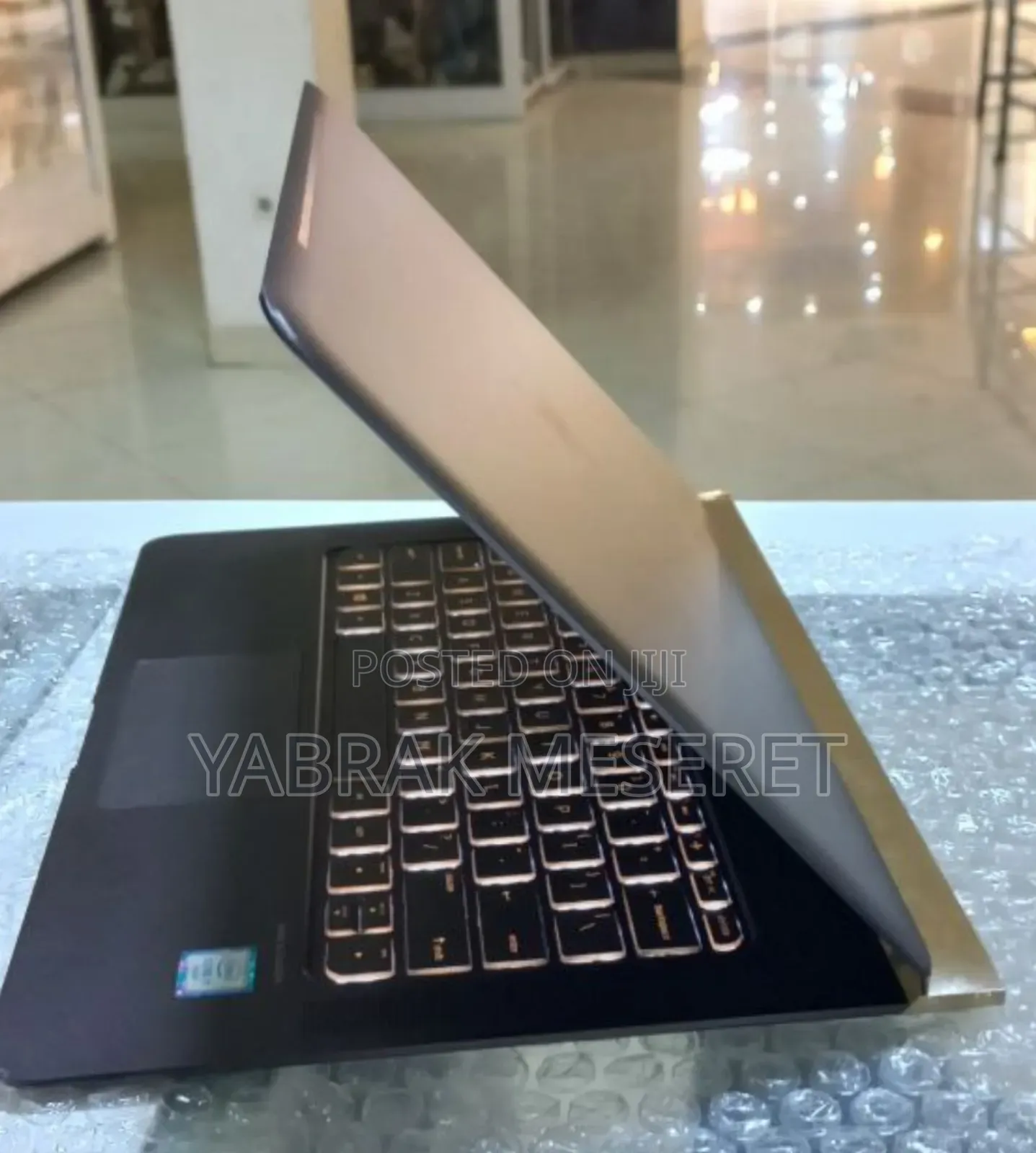 New Laptop HP Spectre 8GB Intel Core i5 SSD 256GB