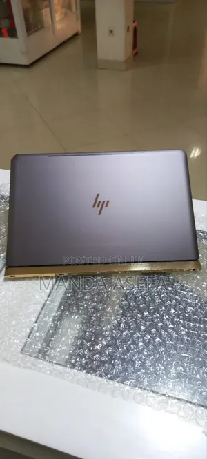 New Laptop HP Spectre 8GB Intel Core I7 SSD 256GB