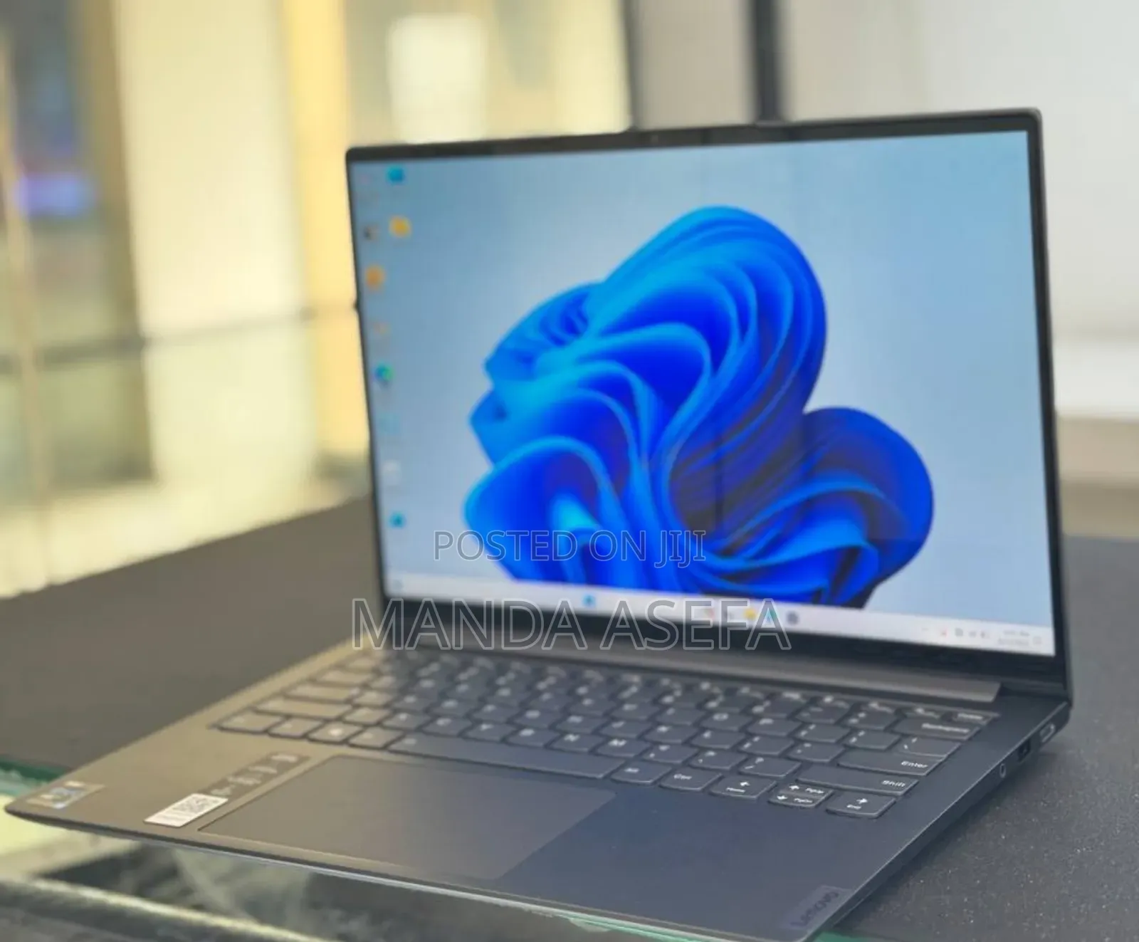 New Laptop Lenovo Yoga 7i 16GB Intel Core I7 SSD 512GB