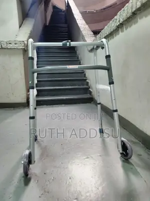 Photo - Almunium Walker狗吠walker威廉walker映照walker喬治medical Walker New