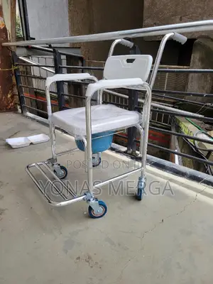 Photo - Toilet Chair统號commode Chair窄疙removable Pot,Chair√#Commodo