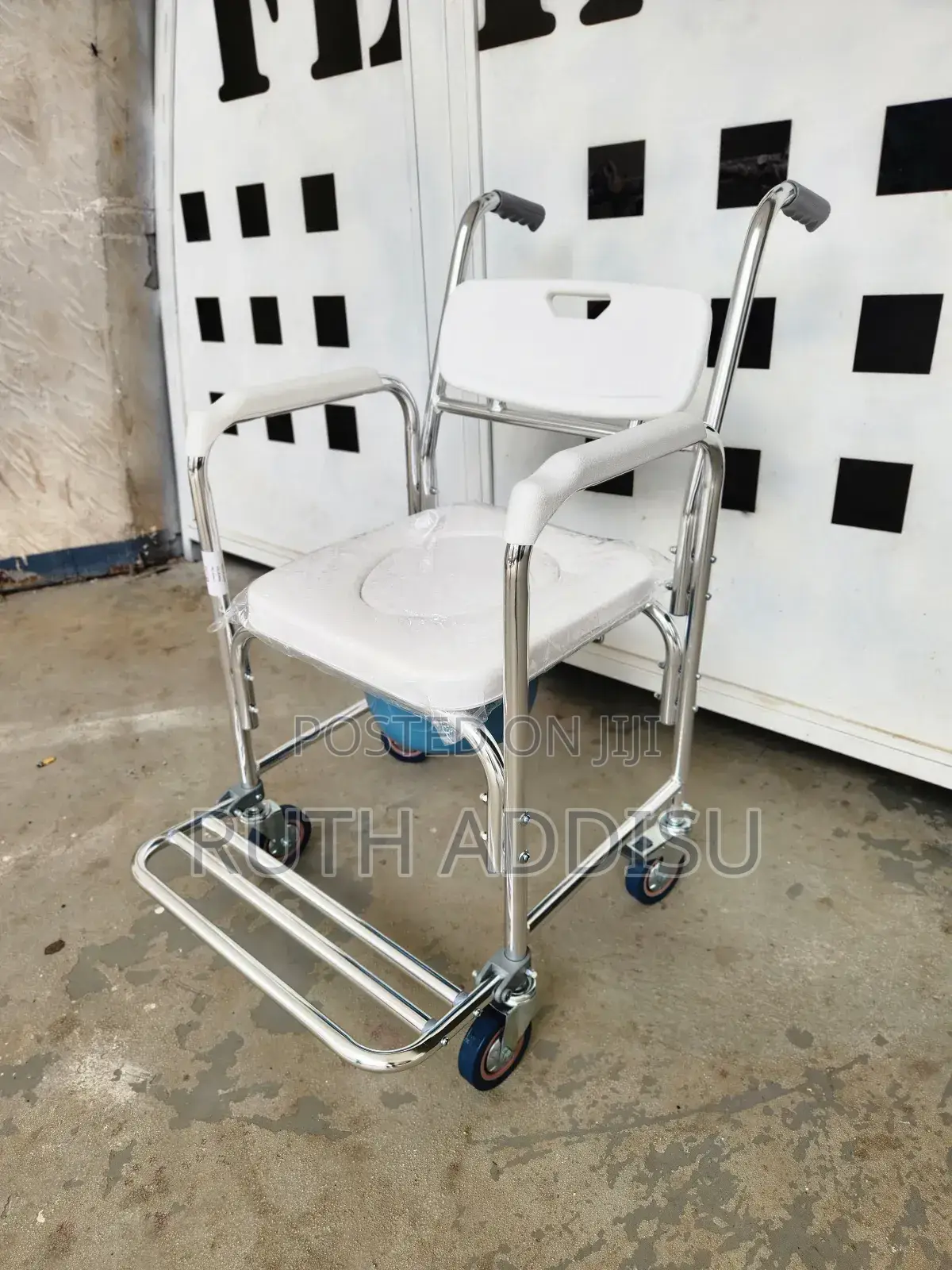 Commode Wheelchair喬遷toilet Wheelchair欣喜wheelchair殲我wheelchair衫軍commode