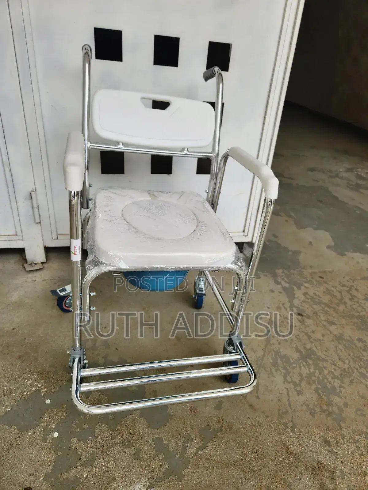 Commode Wheelchair懲罰commode Chair吞食commode Wheelchair Commode New