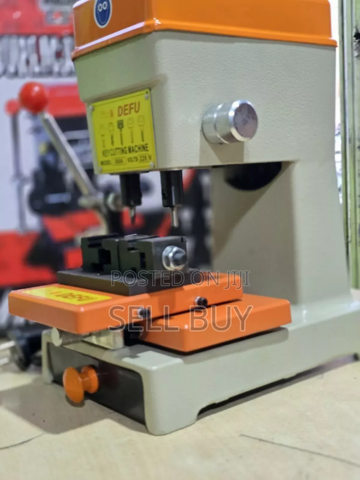 Daf Key Cutting Board Machine