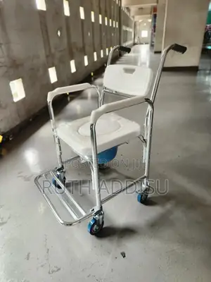 Photo - Commode Wheelchair L猴子wheelchair Commode衫軍toilet Wheelchair質素poty New