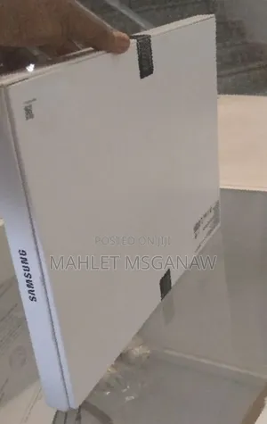 New Laptop Samsung 12GB Intel Core Ultra 7 SSD 256GB