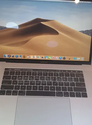 Photo - New Laptop Apple MacBook Pro 2017 16GB Intel Core I7 SSD 256GB