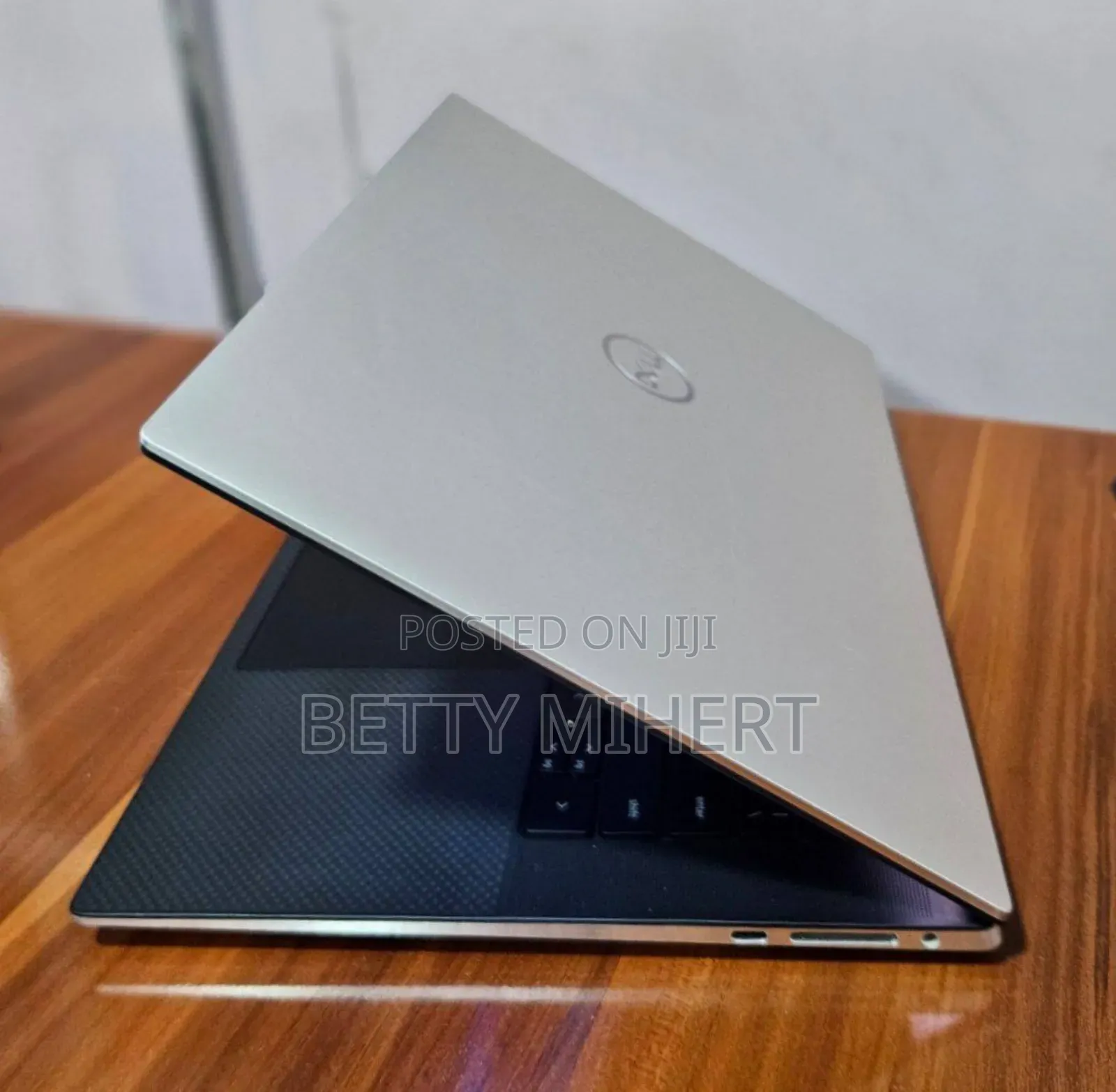 New Laptop Dell XPS 15 32GB Intel Core I7 SSD 512GB