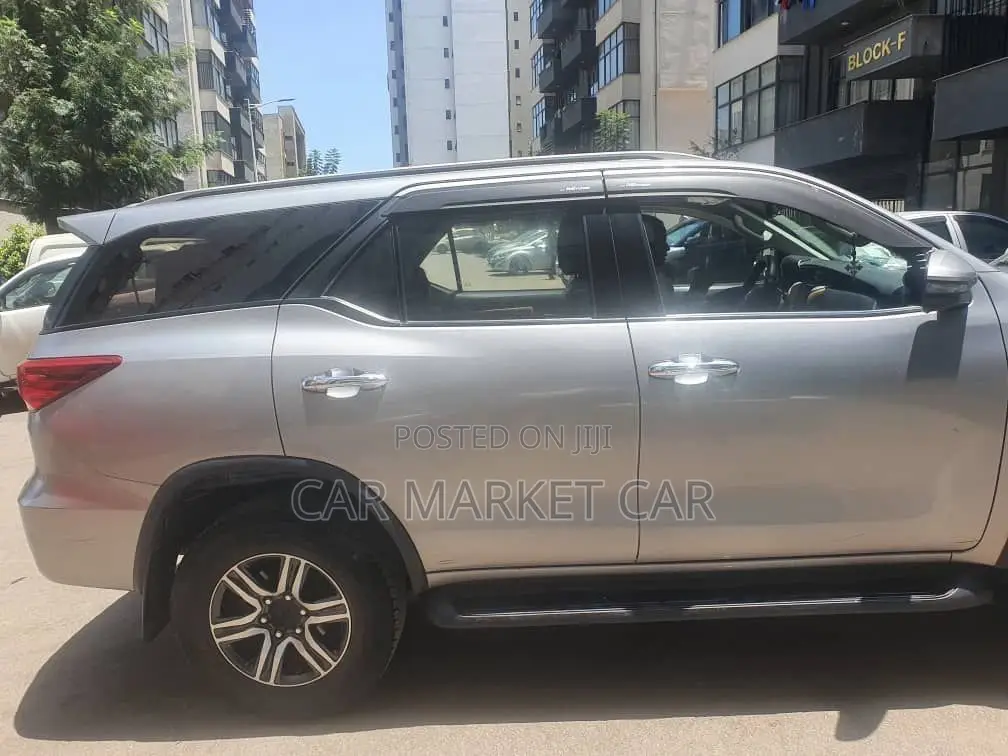 Toyota Fortuner 4.0 AWD 2020 Silver