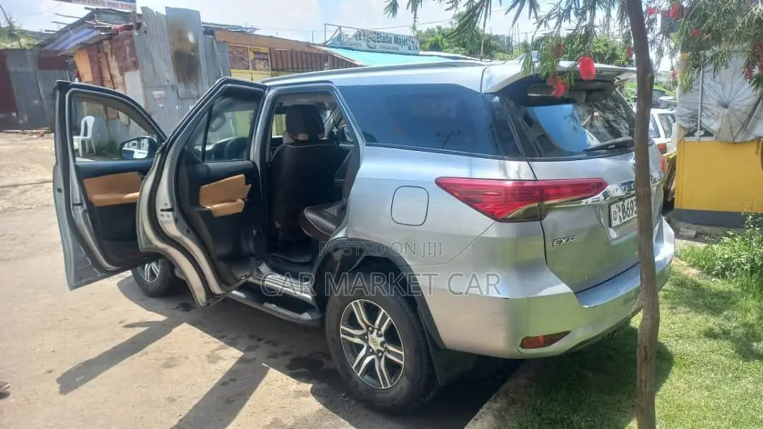 Toyota Fortuner 4.0 AWD 2020 Silver