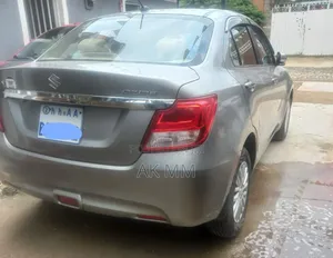 Photo - Suzuki Dzire 2021 Silver