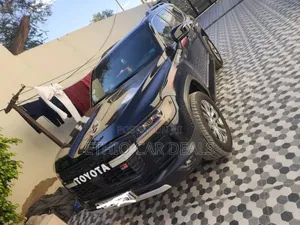 Toyota Land Cruiser 3.3 DT 2022 Black