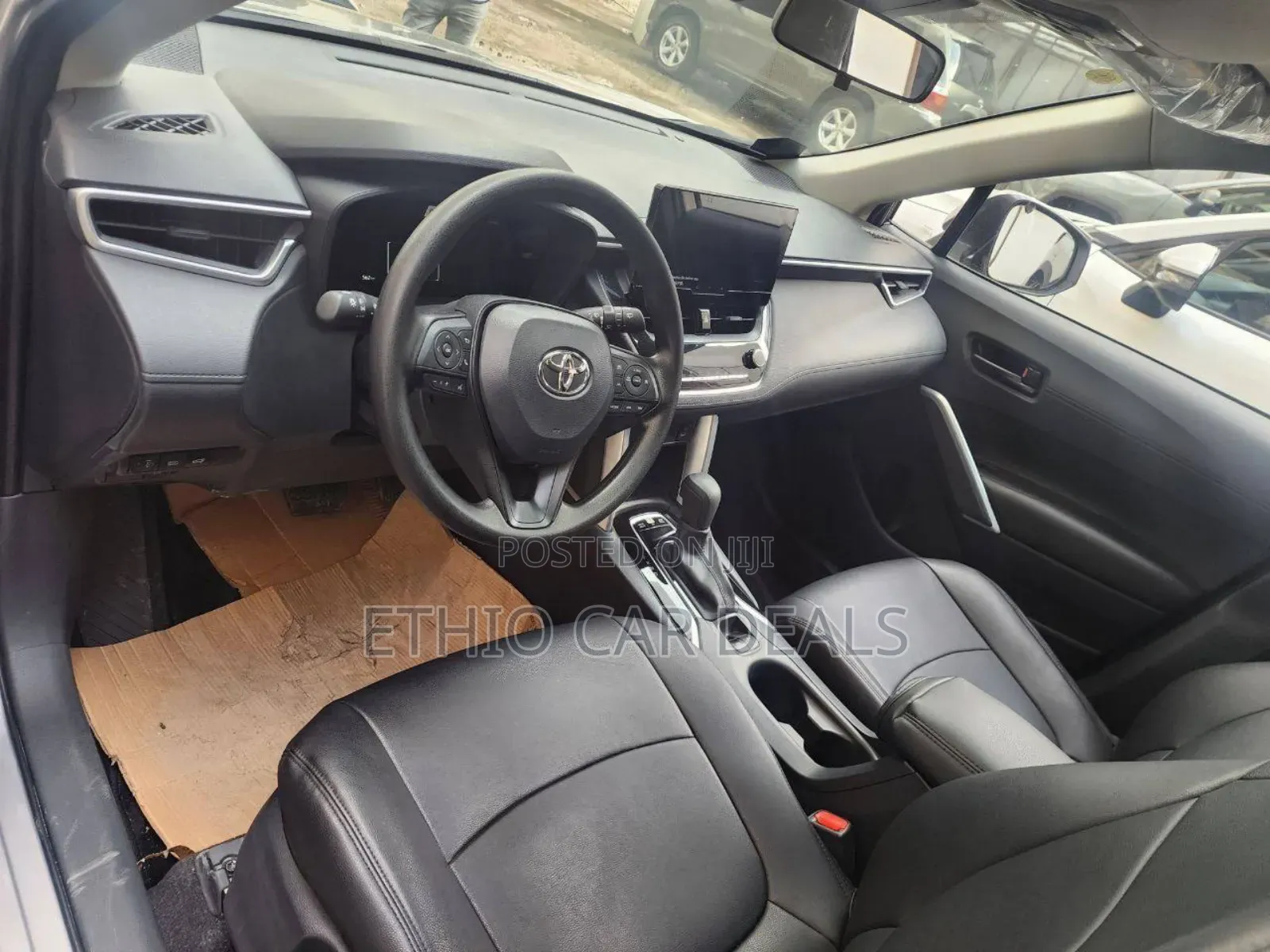 Toyota Corolla Cross Hybrid 2024 Silver