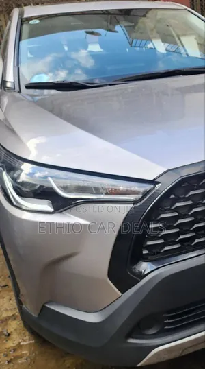 Toyota Corolla Cross Hybrid 2024 Silver