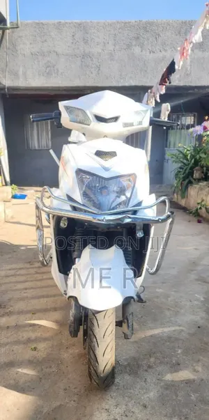 Photo - Piaggio Scooter 2023