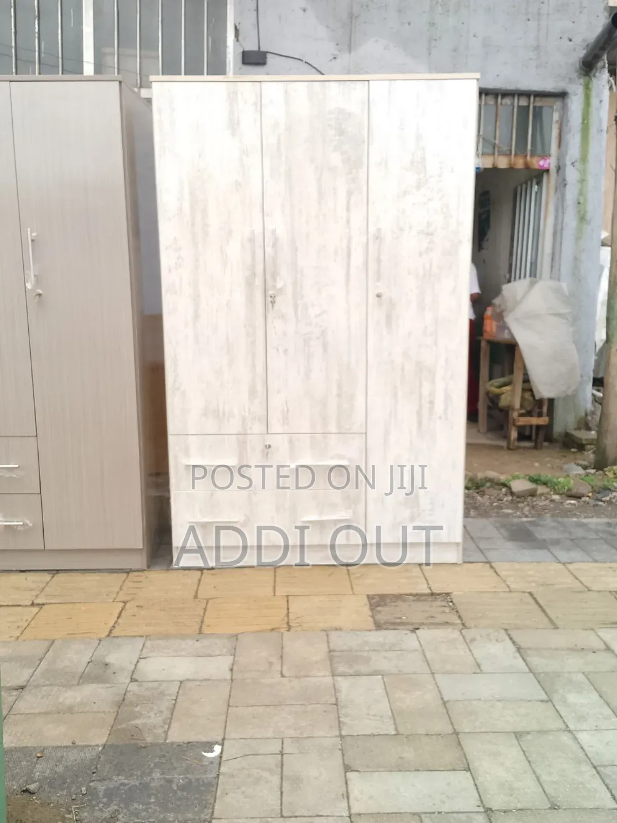 1.20 ላምኔት ቁምሳጥን