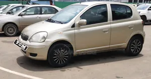 Toyota Vitz 2002 Beige