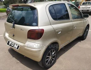 Toyota Vitz 2002 Beige