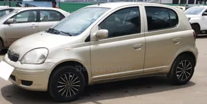 Toyota Vitz 2002 Beige