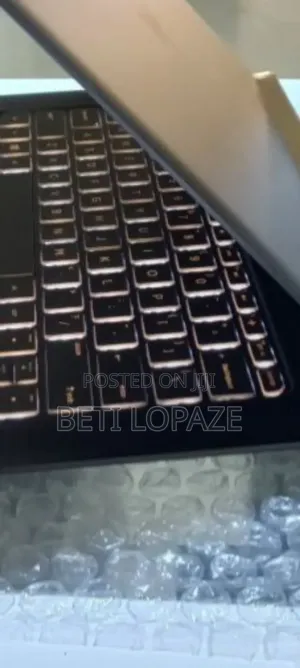 New Laptop HP Spectre 8GB Intel Core I7 SSD 256GB