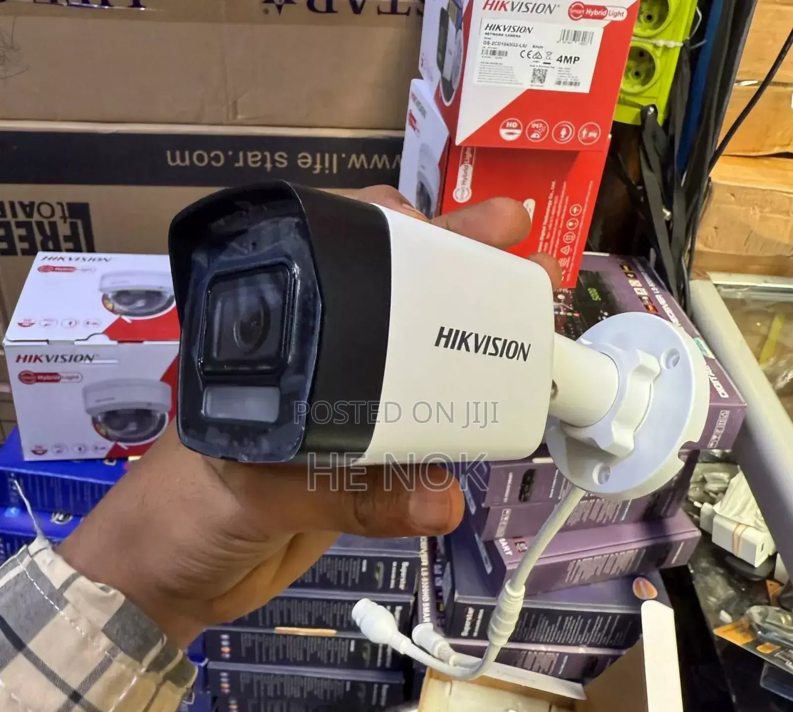 Hikvision 4mp Bullet Camera Hybrid Light