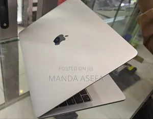 New Laptop Apple MacBook Pro M1 8GB Apple M1 Pro SSD 256GB