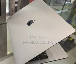 New Laptop Apple MacBook Pro M1 8GB Apple M1 Pro SSD 256GB