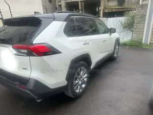 Toyota RAV4 2020 White