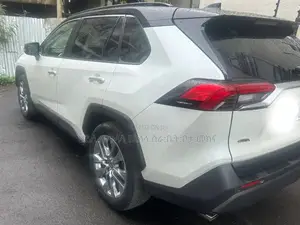 Toyota RAV4 2020 White