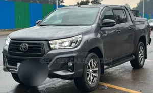 Toyota Hilux 2020 Gray