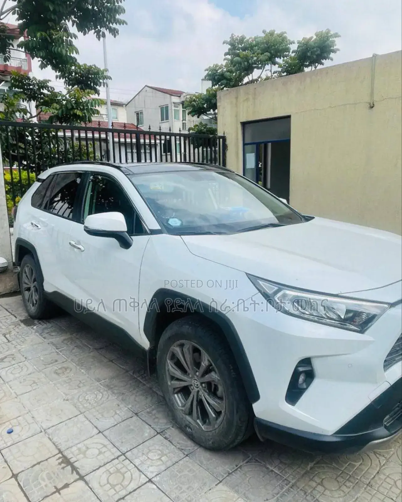 Toyota RAV4 2022 White