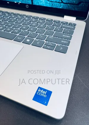 New Laptop HP OmniBook 5 14" 16GB Intel Core Ultra 7 SSD 512GB