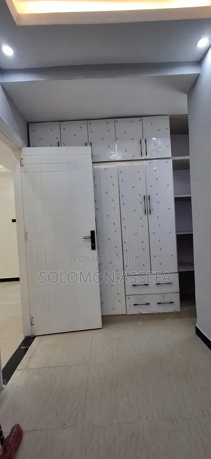 Furnished 3bdrm Condo in 40/60, Bole for sale