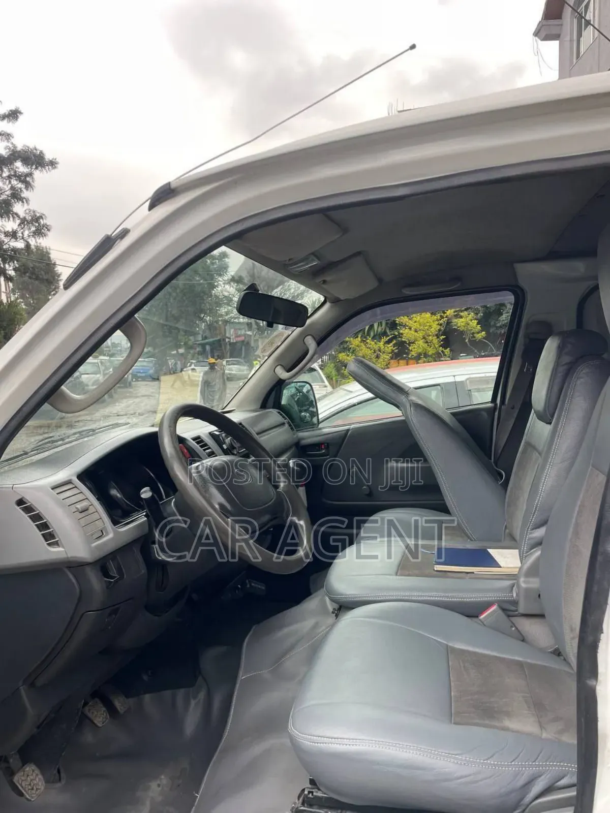 Toyota Hilux 2010 White