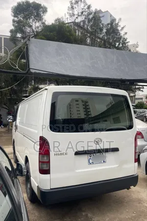 Toyota Hilux 2010 White