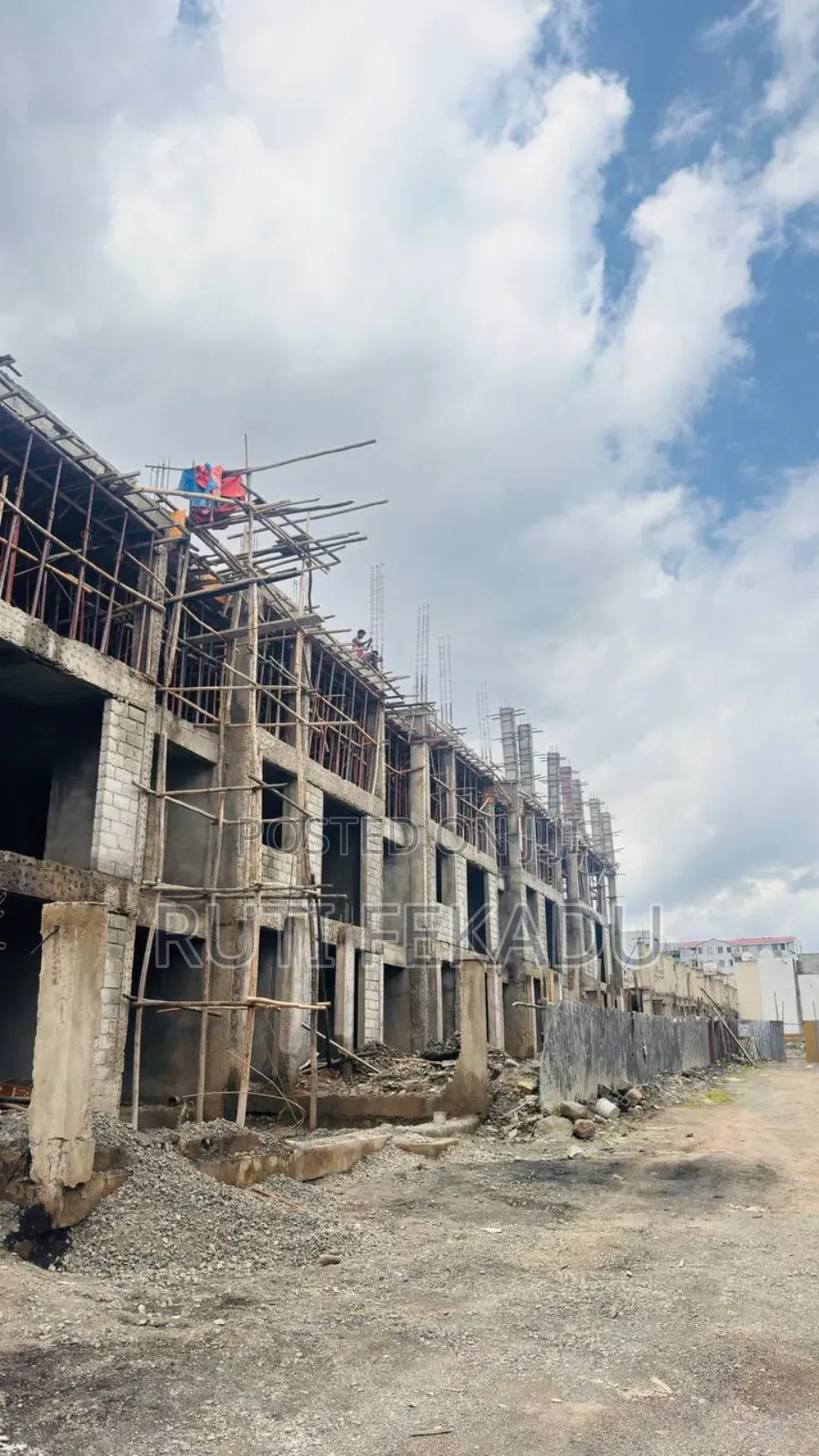 3bdrm Apartment in Metro, Bole for sale