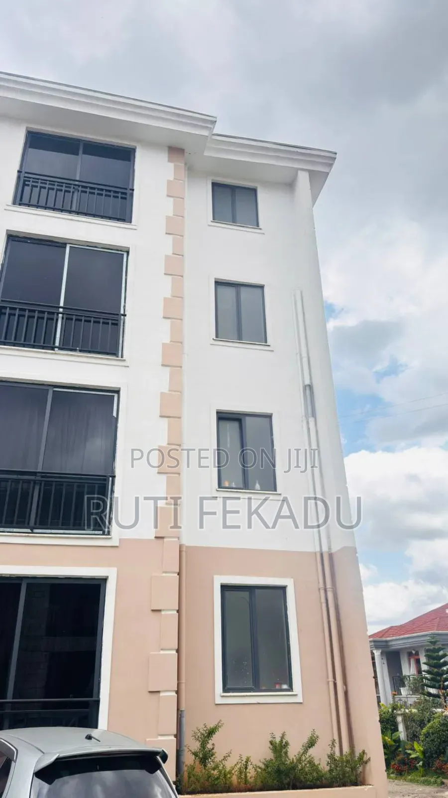 3bdrm Apartment in Metro, Bole for sale