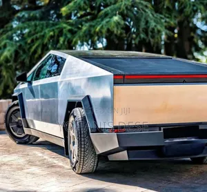 Tesla Cybertruck 2025 Gray