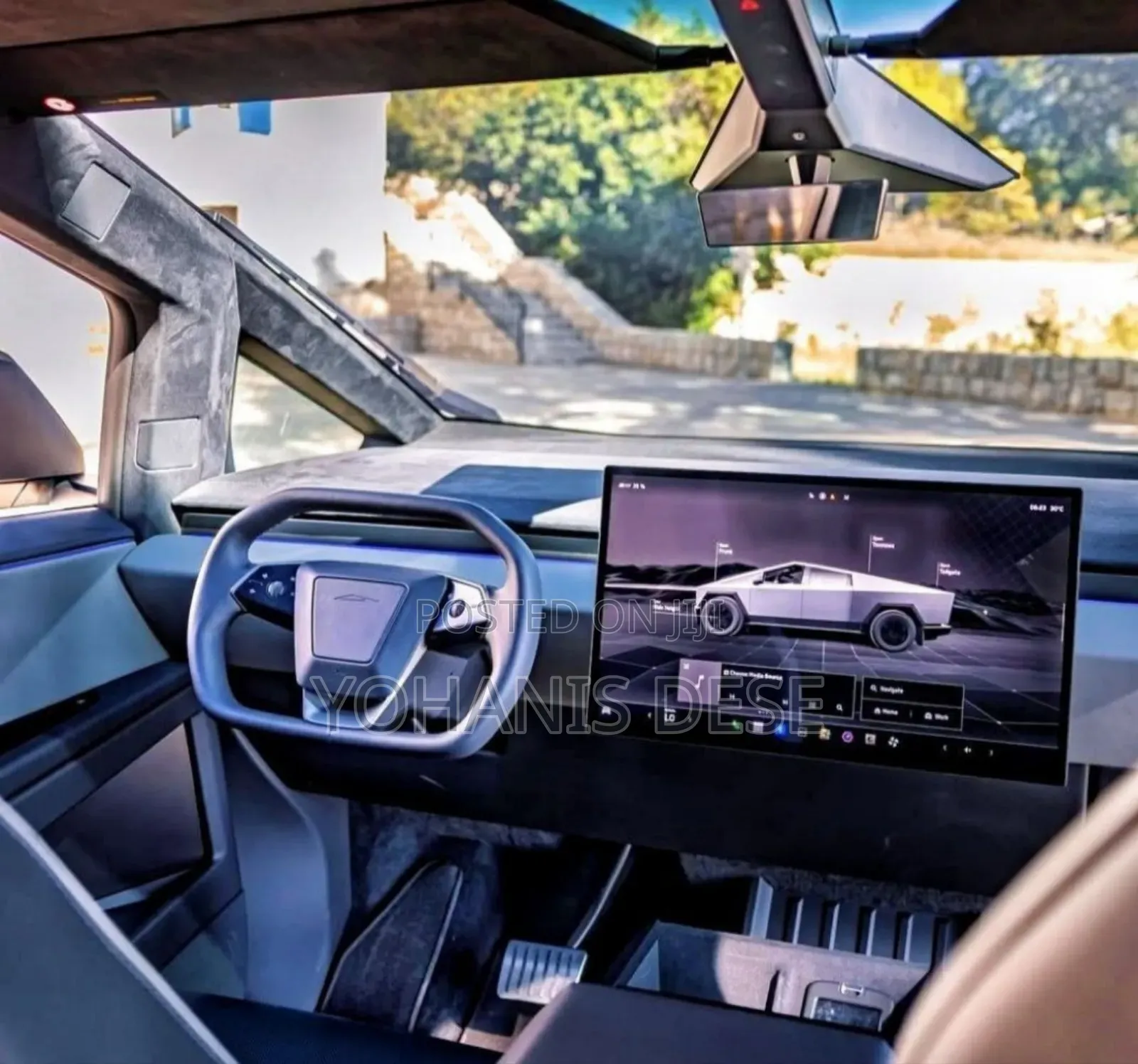 Tesla Cybertruck 2025 Gray