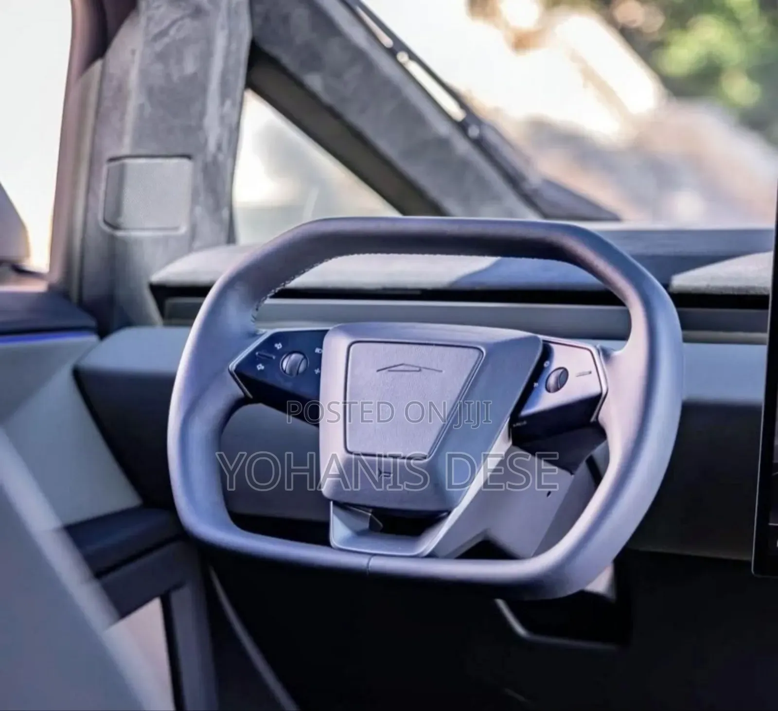 Tesla Cybertruck 2025 Gray