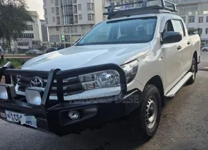 Toyota Hilux 2018 White