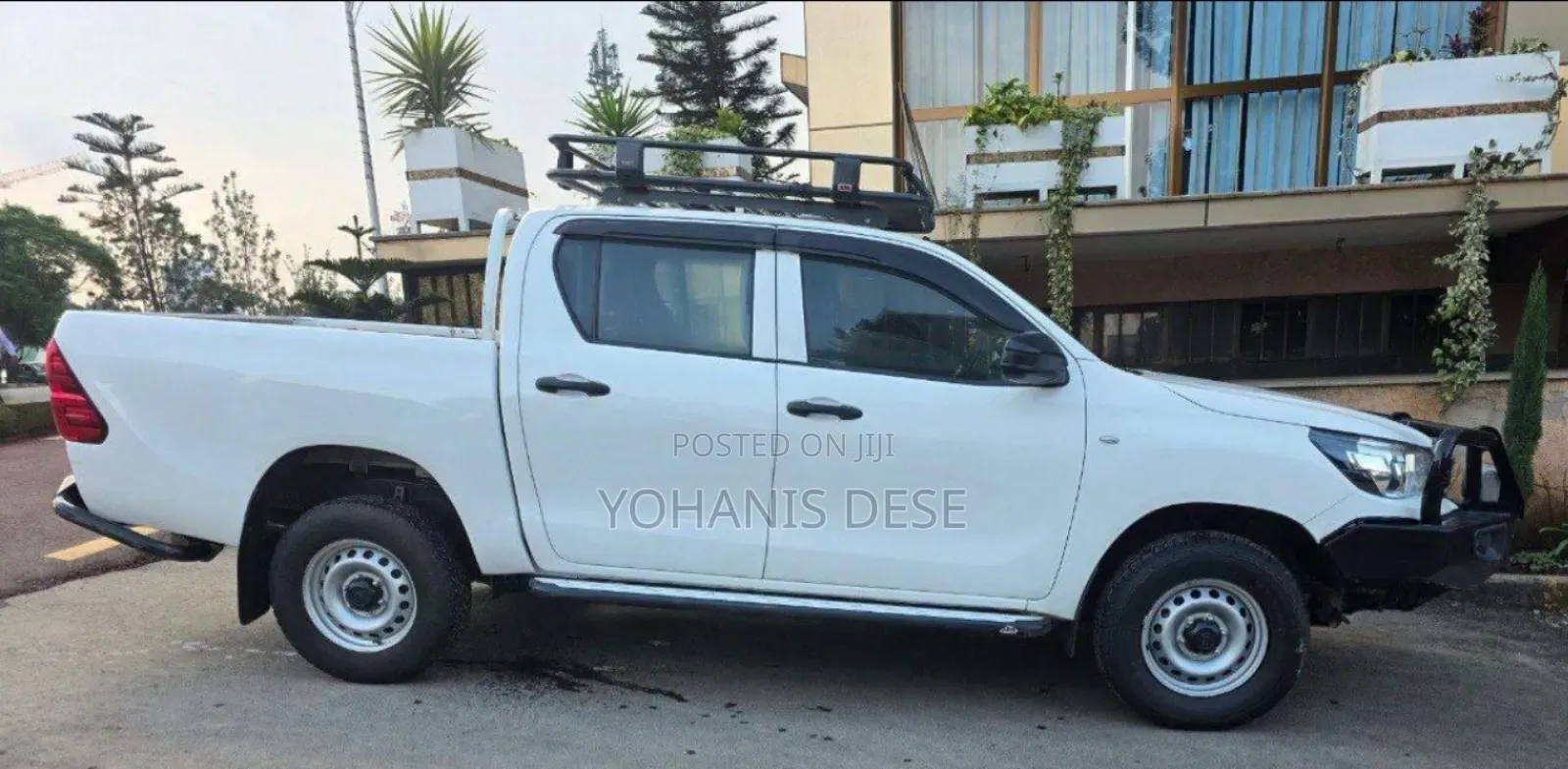 Toyota Hilux 2018 White