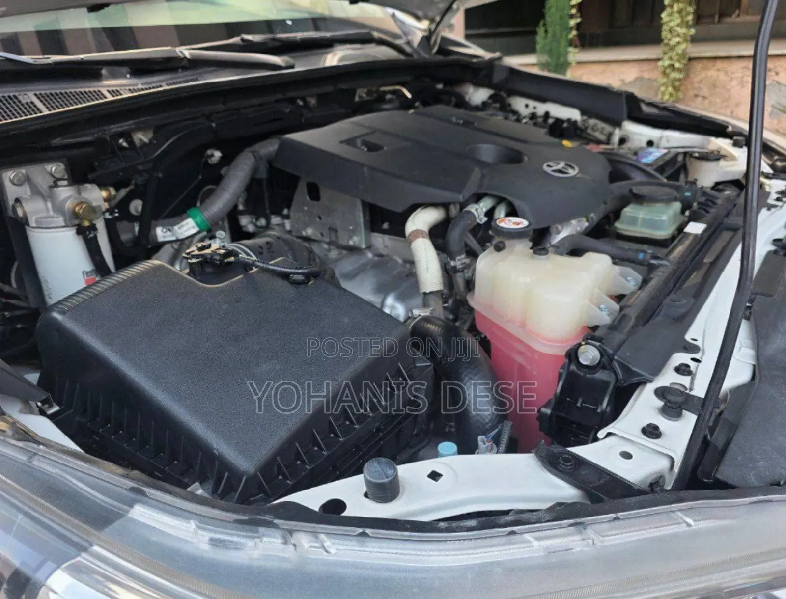 Toyota Hilux 2018 White