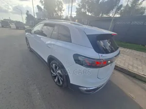 Volkswagen ID.6 2022 White