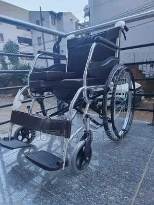 Comfortable Commode Wheelchair襖我wheelchair吞併wheelchair作用wheelchair New