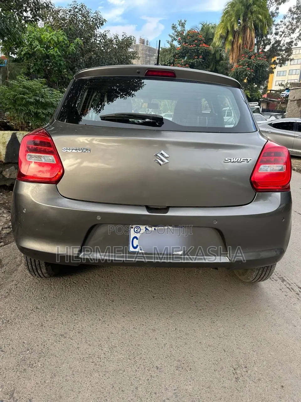 Suzuki Swift 2022 Brown